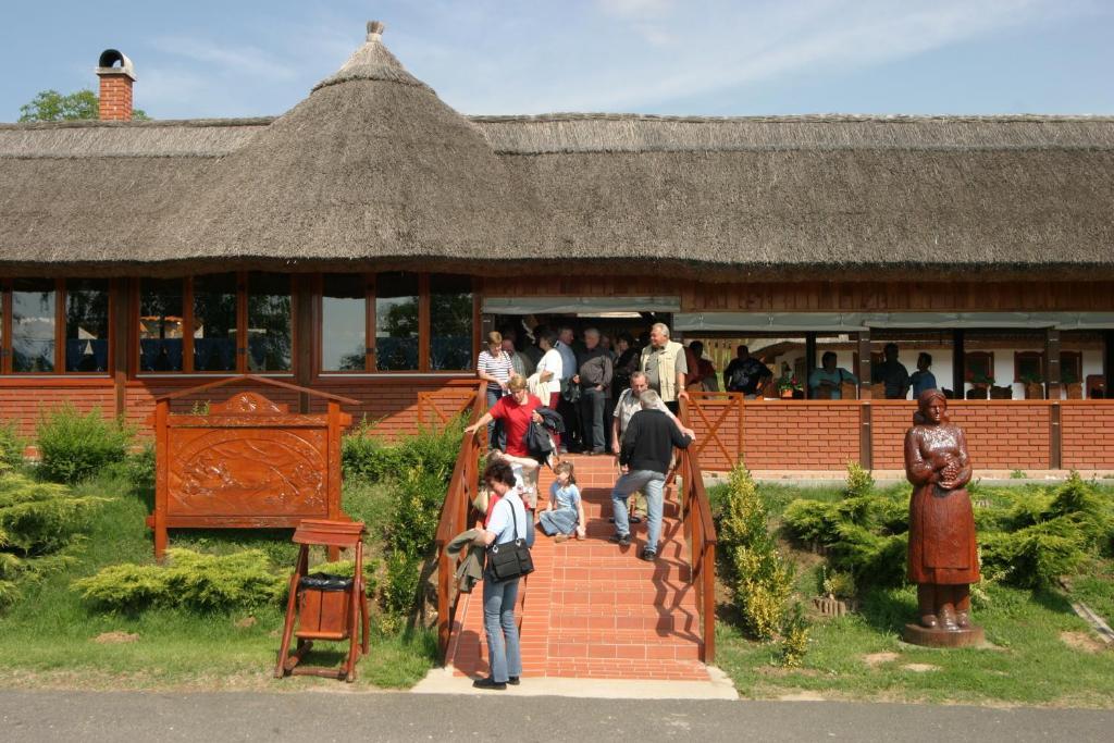 Hotel Gasztro Elmenybirtok - Balatonlelle-Radpuszta Exteriér fotografie